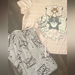 $12 w❤️ NWT Tom & Jerry 2 pc pajama pants and top  Set XS